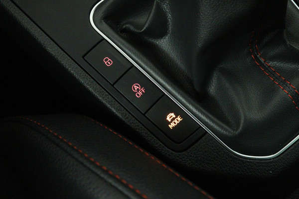 Seat Ibiza 1.0 EcoTSI FR Business Intense (DIGITALE COCKPIT, STOELVERWARMING, CAMERA, CRUISE ADAPTIEF, PARKEERSENSOREN)