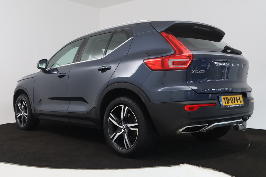 Volvo XC40 2.0 T5 AWD Inscription (PANORAMADAK, TREKHAAK, ELEKTR STOELEN, STOEL/STUUR VERWARMING, ACHTERUITRIJCAMERA)