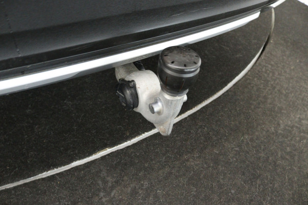 Volvo XC40 2.0 T5 AWD Inscription (PANORAMADAK, TREKHAAK, ELEKTR STOELEN, STOEL/STUUR VERWARMING, ACHTERUITRIJCAMERA)