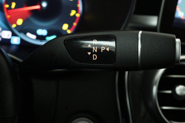 Mercedes-Benz C-Klasse Estate 200 Premium Plus Pack (PANORAMADAK, CAMERA, STOELVERWARMING, ELEKTR STOELEN, NAVIGATIE)