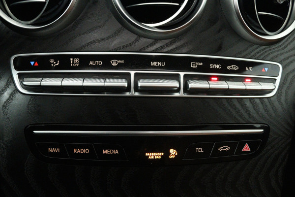 Mercedes-Benz C-Klasse Estate 200 Premium Plus Pack (PANORAMADAK, CAMERA, STOELVERWARMING, ELEKTR STOELEN, NAVIGATIE)