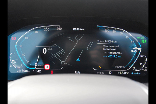 BMW 3-serie 330e | Panoramadak | Harman Kardon | Apple Carplay | Leer | 19 Inch |