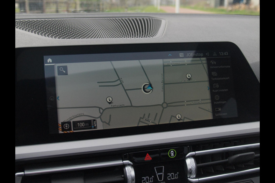 BMW 3-serie 330e | Panoramadak | Harman Kardon | Apple Carplay | Leer | 19 Inch |