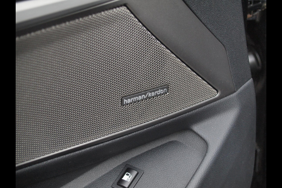 BMW 3-serie 330e | Panoramadak | Harman Kardon | Apple Carplay | Leer | 19 Inch |