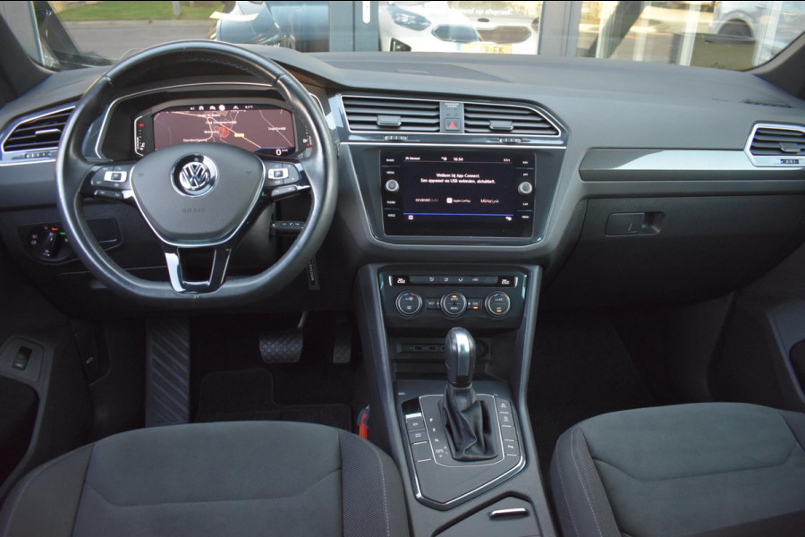 Volkswagen Tiguan 1.5 TSI ACT R-Line | TREKHAAK | NAP | APPLE CARPLAY | ANDROID AUTO | ADAPT. CRUISE CONTROLE | VIRTUAL COCKPIT