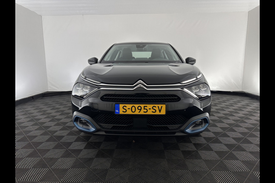Citroën Ë-C4 X Feel Pack 50 kWh [ 3-Fase-11Kw ] {SOH-91%} (INCL-BTW) *HEATPUMP | FULL-LED | LEATHER-FABRIC | DIGI-COCKPIT | DAB | COMFORTSEATS | CAMERA | ECC | CARPLAY | LANE-ASSIST | PDC | CRUISE | 18''ALU*