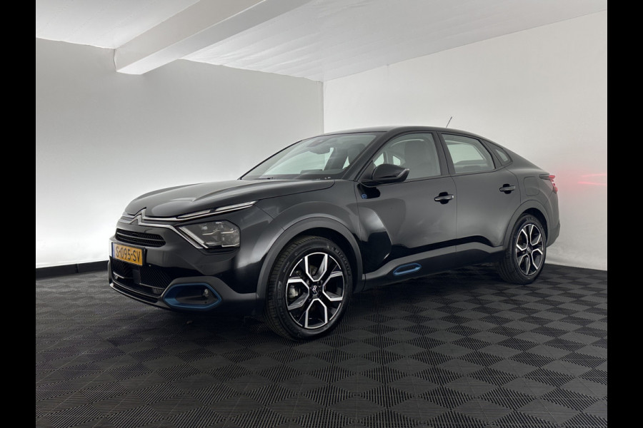 Citroën Ë-C4 X Feel Pack 50 kWh [ 3-Fase-11Kw ] {SOH-91%} (INCL-BTW) *HEATPUMP | FULL-LED | LEATHER-FABRIC | DIGI-COCKPIT | DAB | COMFORTSEATS | CAMERA | ECC | CARPLAY | LANE-ASSIST | PDC | CRUISE | 18''ALU*