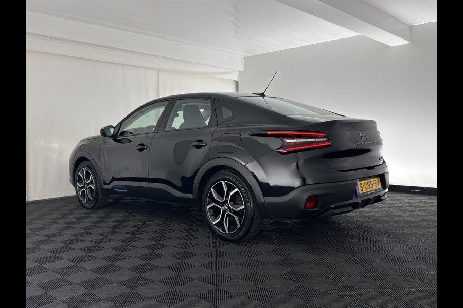 Citroën Ë-C4 X Feel Pack 50 kWh [ 3-Fase-11Kw ] {SOH-91%} (INCL-BTW) *HEATPUMP | FULL-LED | LEATHER-FABRIC | DIGI-COCKPIT | DAB | COMFORTSEATS | CAMERA | ECC | CARPLAY | LANE-ASSIST | PDC | CRUISE | 18''ALU*