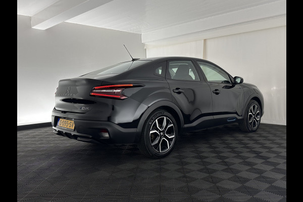 Citroën Ë-C4 X Feel Pack 50 kWh [ 3-Fase-11Kw ] {SOH-91%} (INCL-BTW) *HEATPUMP | FULL-LED | LEATHER-FABRIC | DIGI-COCKPIT | DAB | COMFORTSEATS | CAMERA | ECC | CARPLAY | LANE-ASSIST | PDC | CRUISE | 18''ALU*