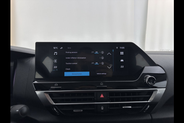 Citroën Ë-C4 X Feel Pack 50 kWh [ 3-Fase-11Kw ] {SOH-91%} (INCL-BTW) *HEATPUMP | FULL-LED | LEATHER-FABRIC | DIGI-COCKPIT | DAB | COMFORTSEATS | CAMERA | ECC | CARPLAY | LANE-ASSIST | PDC | CRUISE | 18''ALU*