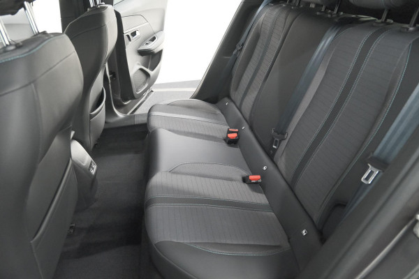 Peugeot 2008 PureTech 130 EAT8 Allure Pack | Trekhaak | Camera | Navigatie | Parkeersensoren