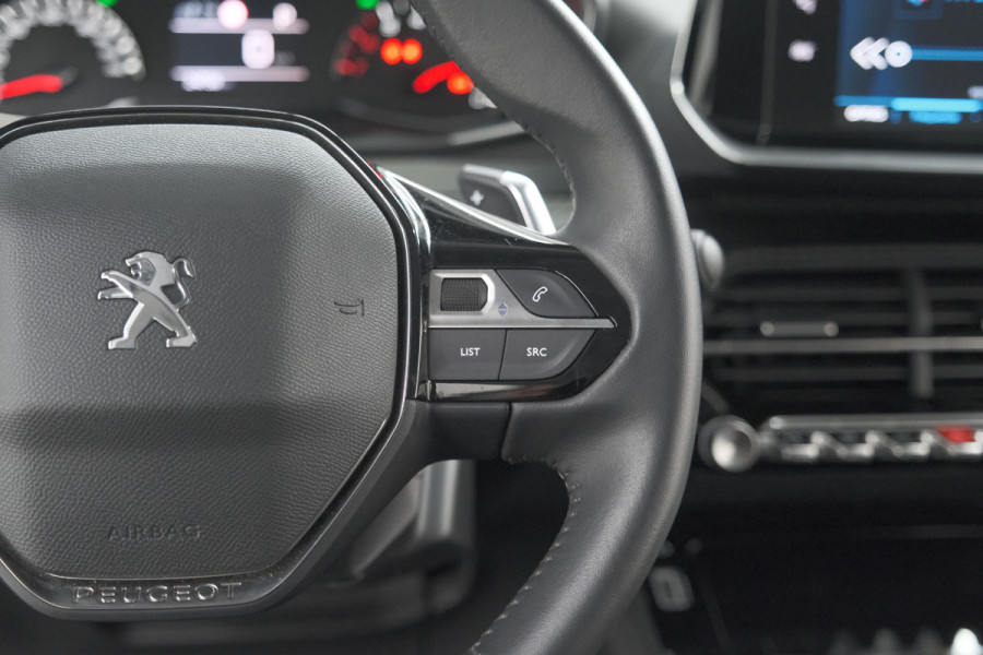 Peugeot 2008 PureTech 130 EAT8 Allure Pack | Trekhaak | Camera | Navigatie | Parkeersensoren