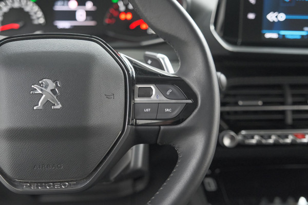 Peugeot 2008 PureTech 130 EAT8 Allure Pack | Trekhaak | Camera | Navigatie | Parkeersensoren