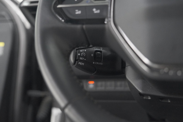 Peugeot 2008 PureTech 130 EAT8 Allure Pack | Trekhaak | Camera | Navigatie | Parkeersensoren