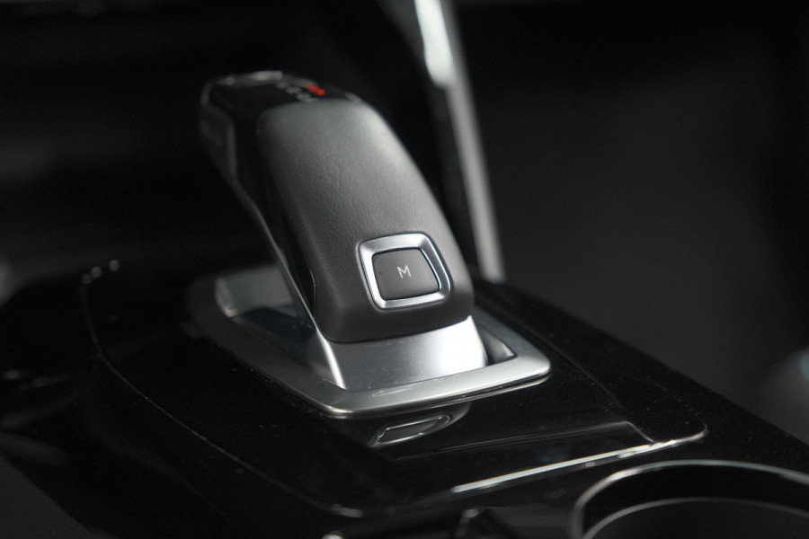 Peugeot 2008 PureTech 130 EAT8 Allure Pack | Trekhaak | Camera | Navigatie | Parkeersensoren