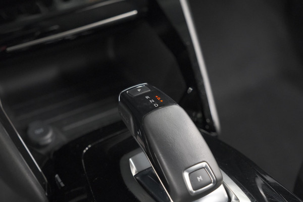 Peugeot 2008 PureTech 130 EAT8 Allure Pack | Trekhaak | Camera | Navigatie | Parkeersensoren