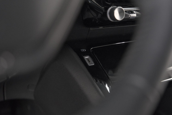 Peugeot 2008 PureTech 130 EAT8 Allure Pack | Trekhaak | Camera | Navigatie | Parkeersensoren