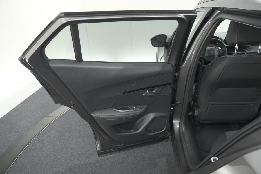 Peugeot 2008 PureTech 130 EAT8 Allure Pack | Trekhaak | Camera | Navigatie | Parkeersensoren