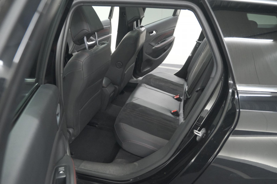 Peugeot 308 SW PureTech 130 GT-line | Trekhaak | Panoramadak | Camera | Alcantara Bekleding | Dodehoekdetectie
