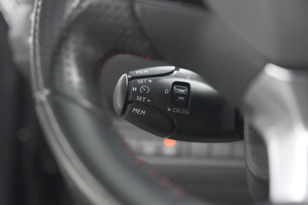 Peugeot 308 SW PureTech 130 GT-line | Trekhaak | Panoramadak | Camera | Alcantara Bekleding | Dodehoekdetectie