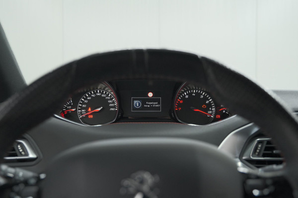 Peugeot 308 SW PureTech 130 GT-line | Trekhaak | Panoramadak | Camera | Alcantara Bekleding | Dodehoekdetectie