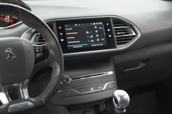 Peugeot 308 SW PureTech 130 GT-line | Trekhaak | Panoramadak | Camera | Alcantara Bekleding | Dodehoekdetectie
