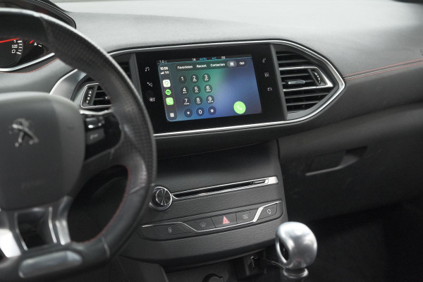 Peugeot 308 SW PureTech 130 GT-line | Trekhaak | Panoramadak | Camera | Alcantara Bekleding | Dodehoekdetectie