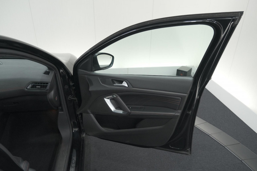 Peugeot 308 SW PureTech 130 GT-line | Trekhaak | Panoramadak | Camera | Alcantara Bekleding | Dodehoekdetectie