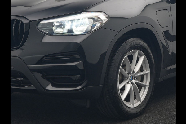 BMW X3 xDrive30e Sportline PHEV 293pk Dealer O.H | Trekhaak Af Fabriek | Panodak | Head Up | Sportstoelen Verwarmd | Sfeerverlichting | Keyless | Apple Carplay | LED Koplampen | Blis | Navigatie | DAB | Cruise Control | Plug In Hybrid |