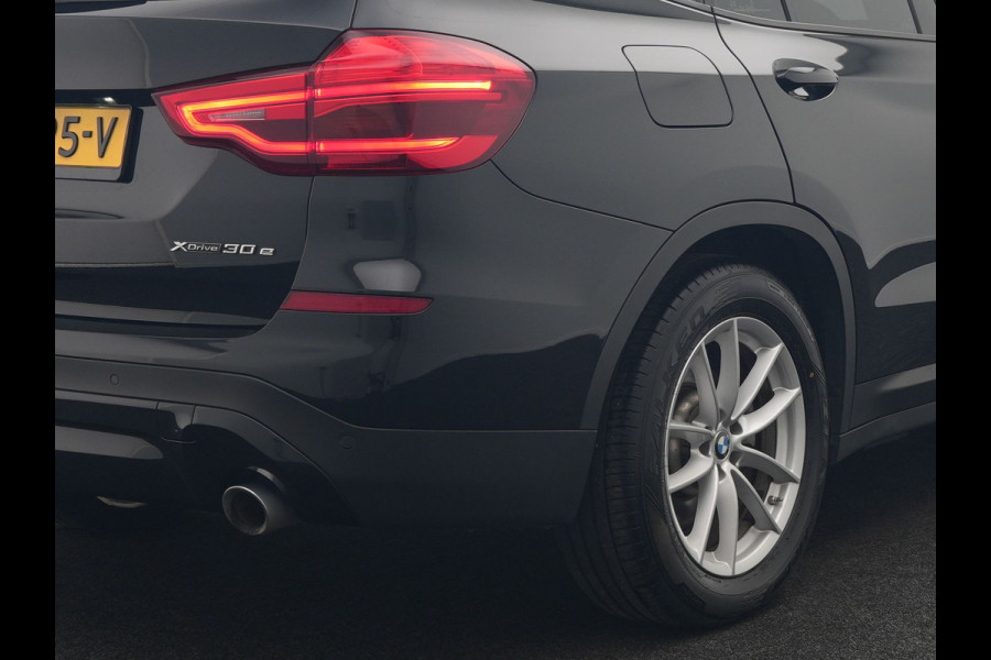 BMW X3 xDrive30e Sportline PHEV 293pk Dealer O.H | Trekhaak Af Fabriek | Panodak | Head Up | Sportstoelen Verwarmd | Sfeerverlichting | Keyless | Apple Carplay | LED Koplampen | Blis | Navigatie | DAB | Cruise Control | Plug In Hybrid |
