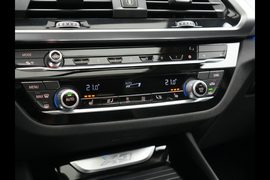 BMW X3 xDrive30e Sportline PHEV 293pk Dealer O.H | Trekhaak Af Fabriek | Panodak | Head Up | Sportstoelen Verwarmd | Sfeerverlichting | Keyless | Apple Carplay | LED Koplampen | Blis | Navigatie | DAB | Cruise Control | Plug In Hybrid |