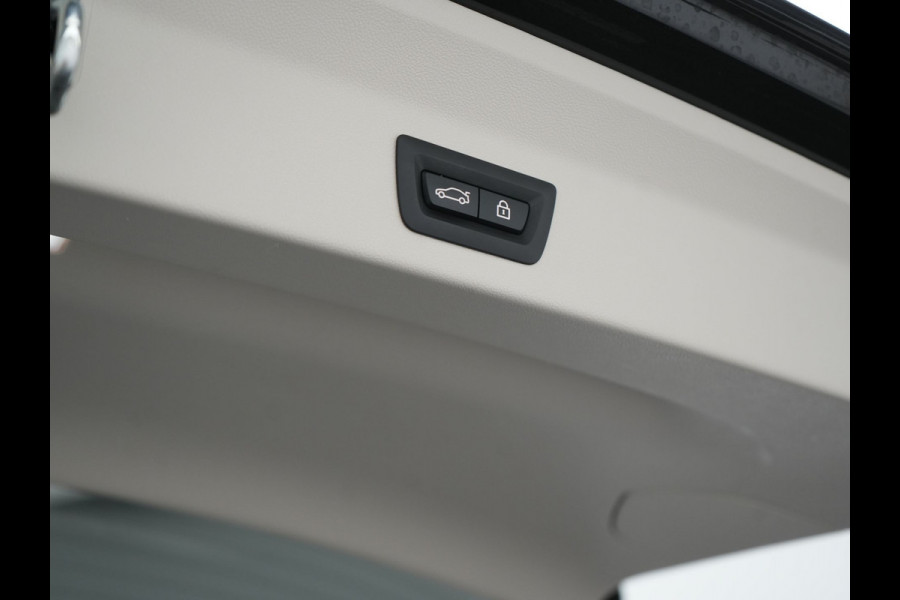 BMW X3 xDrive30e Sportline PHEV 293pk Dealer O.H | Trekhaak Af Fabriek | Panodak | Head Up | Sportstoelen Verwarmd | Sfeerverlichting | Keyless | Apple Carplay | LED Koplampen | Blis | Navigatie | DAB | Cruise Control | Plug In Hybrid |