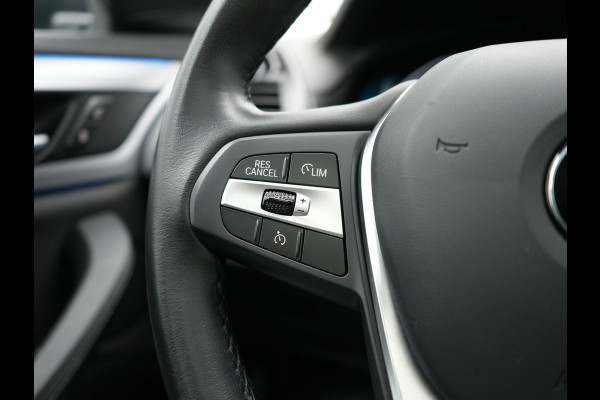 BMW X3 xDrive30e Sportline PHEV 293pk Dealer O.H | Trekhaak Af Fabriek | Panodak | Head Up | Sportstoelen Verwarmd | Sfeerverlichting | Keyless | Apple Carplay | LED Koplampen | Blis | Navigatie | DAB | Cruise Control | Plug In Hybrid |