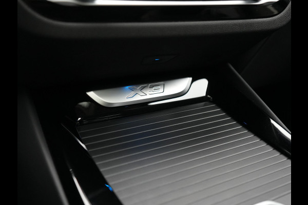 BMW X3 xDrive30e Sportline PHEV 293pk Dealer O.H | Trekhaak Af Fabriek | Panodak | Head Up | Sportstoelen Verwarmd | Sfeerverlichting | Keyless | Apple Carplay | LED Koplampen | Blis | Navigatie | DAB | Cruise Control | Plug In Hybrid |