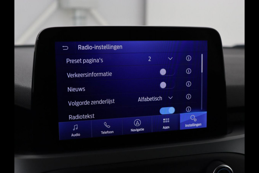 Ford Focus 1.0 EcoBoost Hybrid Titanium Style | Stoelverwarming | Camera | Carplay | Stuurverwarming | Navigatie | Full LED | Park Assist | Climate control | Bluetooth | Cruise control