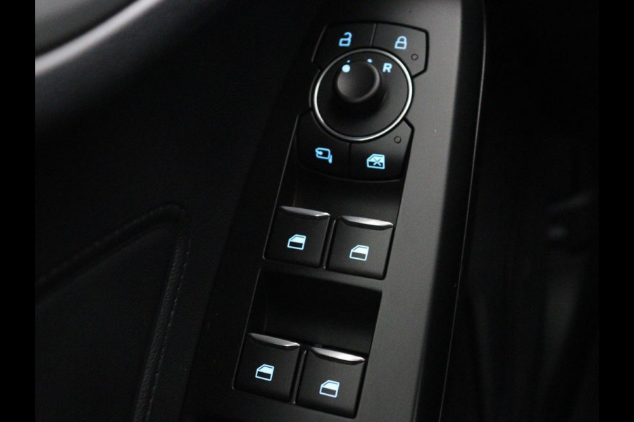 Ford Focus 1.0 EcoBoost Hybrid Titanium Style | Stoelverwarming | Camera | Carplay | Stuurverwarming | Navigatie | Full LED | Park Assist | Climate control | Bluetooth | Cruise control