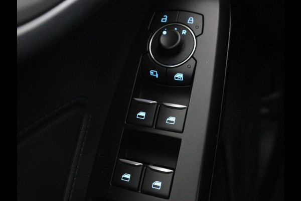Ford Focus 1.0 EcoBoost Hybrid Titanium Style | Stoelverwarming | Camera | Carplay | Stuurverwarming | Navigatie | Full LED | Park Assist | Climate control | Bluetooth | Cruise control
