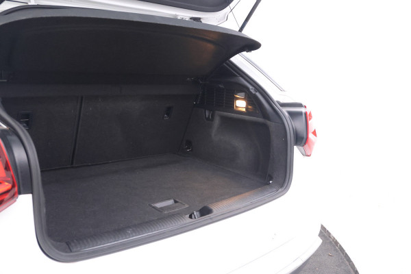 Audi Q2 30 TFSI Sport S-line! Leer, Alles in kleur!