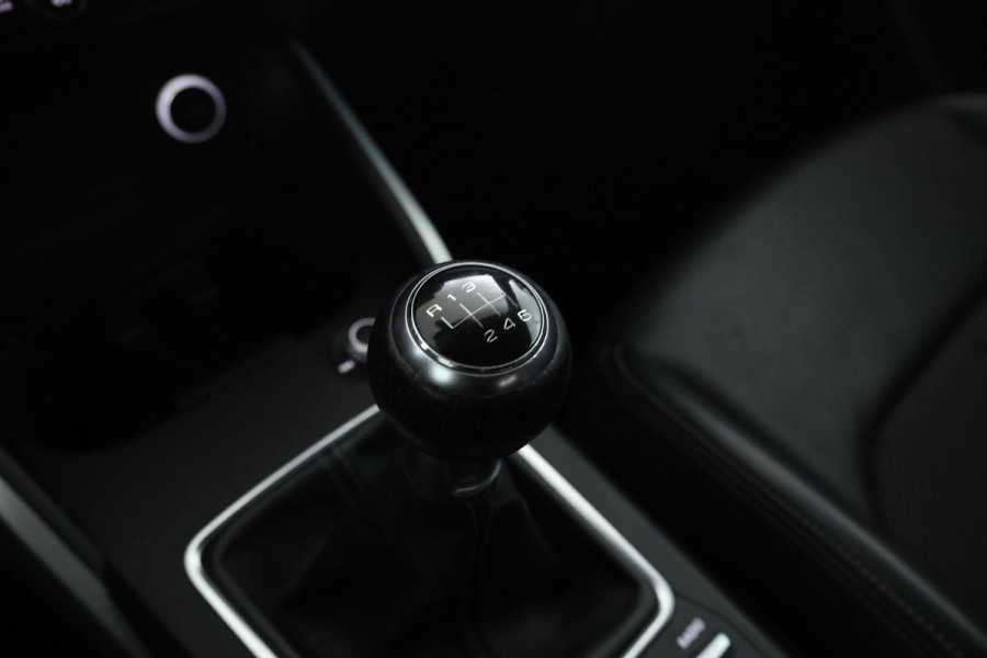 Audi Q2 30 TFSI Sport S-line! Leer, Alles in kleur!