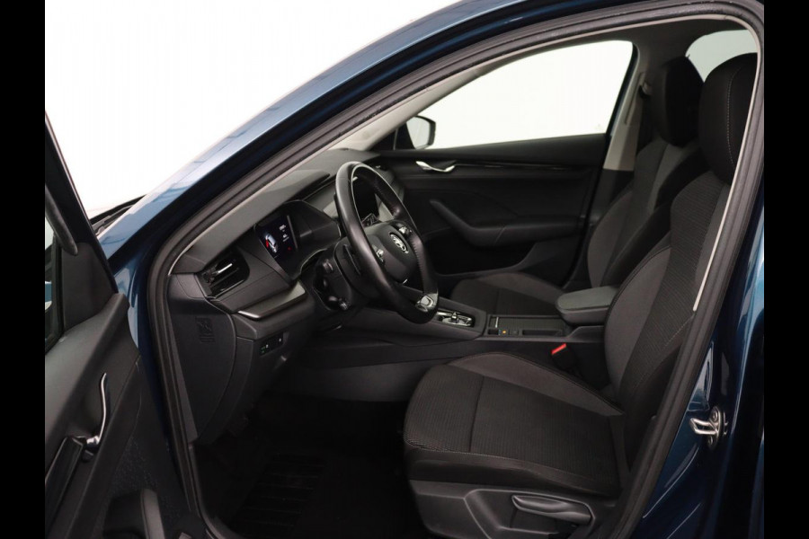 Škoda Octavia 1.4 TSI iV PHEV Business Edition | SOH 91% | Adaptive cruise | Stuurverwarming | Carplay | Navigatie | Parkeerhulp | Full LED | Climate control | Digital Cockpit | Bluetooth | Plug In