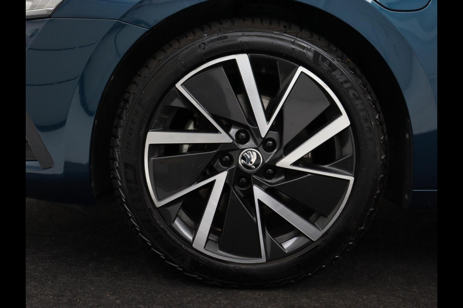 Škoda Octavia 1.4 TSI iV PHEV Business Edition | SOH 91% | Adaptive cruise | Stuurverwarming | Carplay | Navigatie | Parkeerhulp | Full LED | Climate control | Digital Cockpit | Bluetooth | Plug In