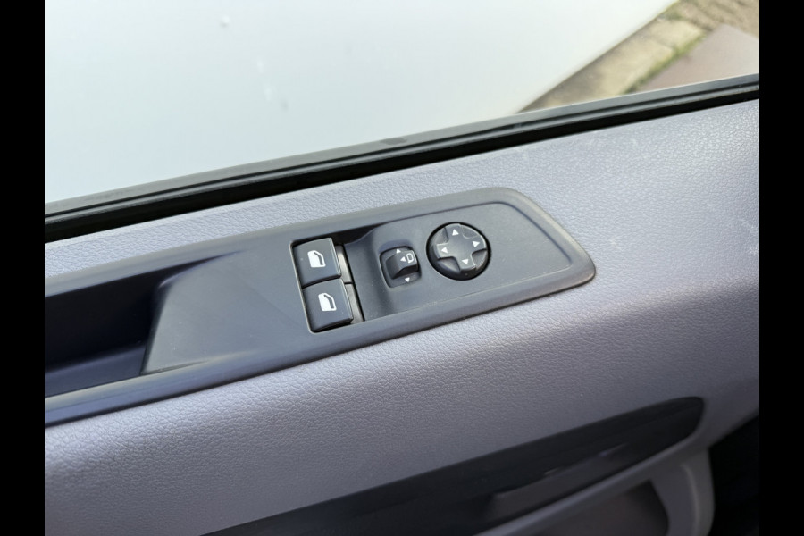 Peugeot e-Expert 75kWh L3H1 330km WLTP 92.9% (SOH) 136PK Snelladen Dubbele Schuif Carplay Climate Control Camera Cruise Control Parkeersensoren