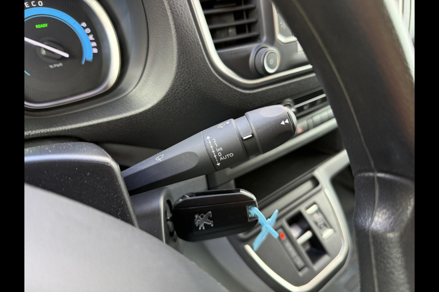 Peugeot e-Expert 75kWh L3H1 330km WLTP 92.9% (SOH) 136PK Snelladen Dubbele Schuif Carplay Climate Control Camera Cruise Control Parkeersensoren