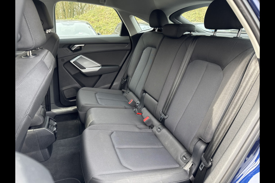 Audi Q3 Sportback 45 TFSI e 245PK BUSINESS EDITION CARPLAY/ACC/STUURVERW.