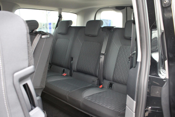 Ford Transit Custom 340 2.5 PHEV L2H1 Limited 233pk | Kombi | Incl. BTW/BPM | Dubbele zijschuifdeur | Privacy Glass | Inklapbare trekhaak | 17 inch lichtmetalen velgen | Driver Assistance Pack Premium | Verwarmbaar stuurwiel