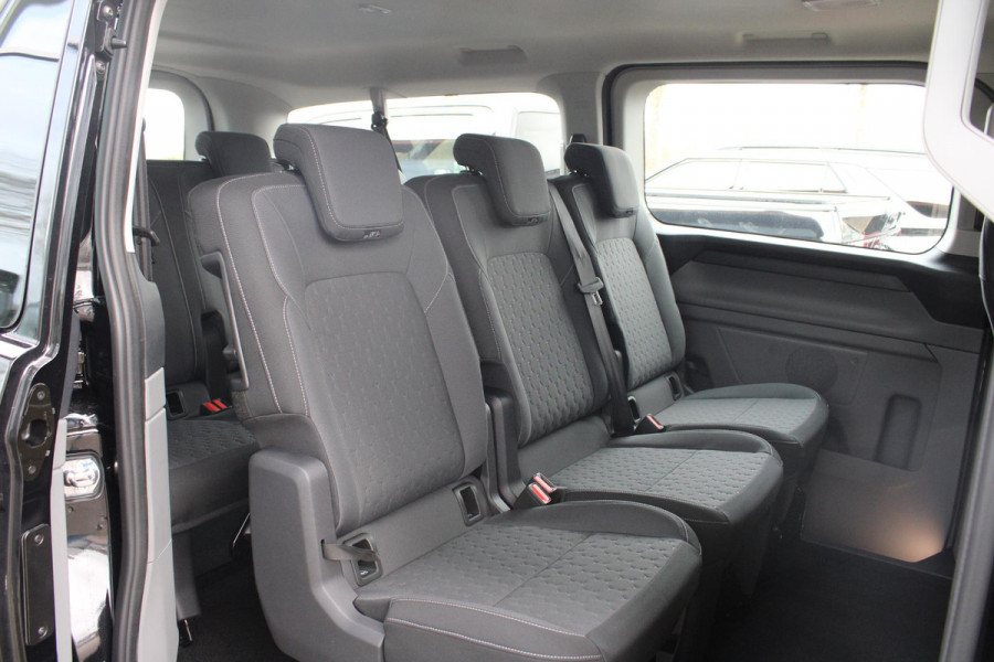 Ford Transit Custom 340 2.5 PHEV L2H1 Limited 233pk | Kombi | Incl. BTW/BPM | Dubbele zijschuifdeur | Privacy Glass | Inklapbare trekhaak | 17 inch lichtmetalen velgen | Driver Assistance Pack Premium | Verwarmbaar stuurwiel