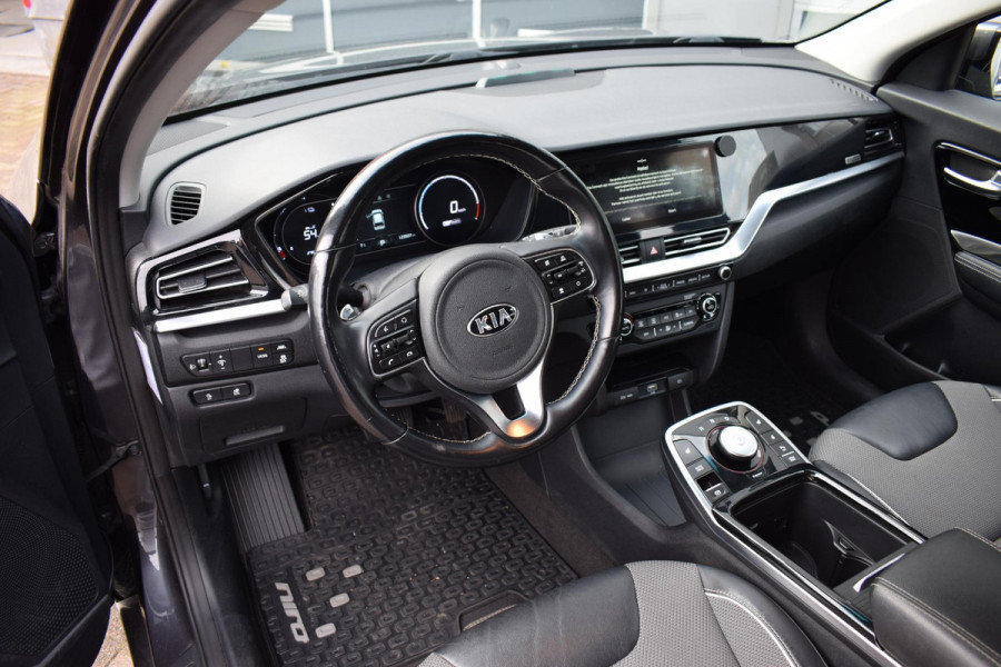 Kia e-Niro DynamicLine 64 kWh | 3 Fase | Navi | Carplay | 17"| Stoelverwarming | Climate