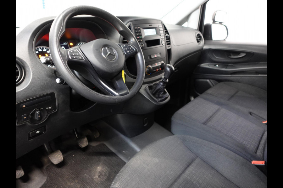 Mercedes-Benz Vito 111 CDI Functional Lang L2 Trekhaak Airco Navigatie Cruise control Parkeersensoren