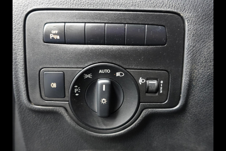 Mercedes-Benz Vito 111 CDI Functional Lang L2 Trekhaak Airco Navigatie Cruise control Parkeersensoren