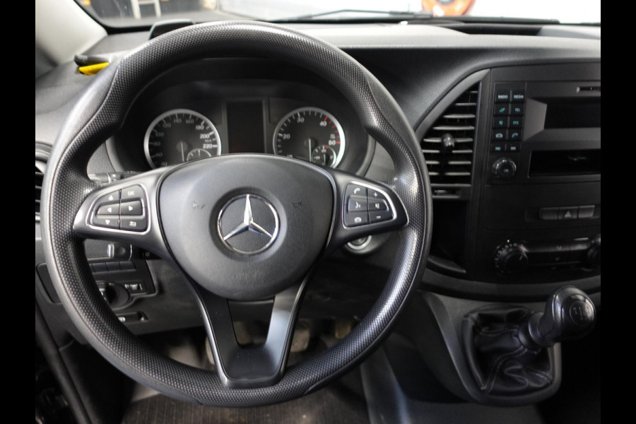 Mercedes-Benz Vito 111 CDI Functional Lang L2 Trekhaak Airco Navigatie Cruise control Parkeersensoren
